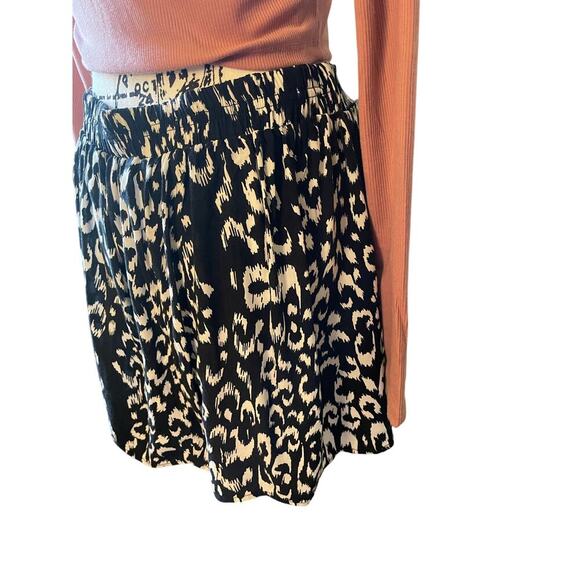 Wet Seal Black White Animal Print Pullon Mini Women’s Medium - Picture 6 of 8